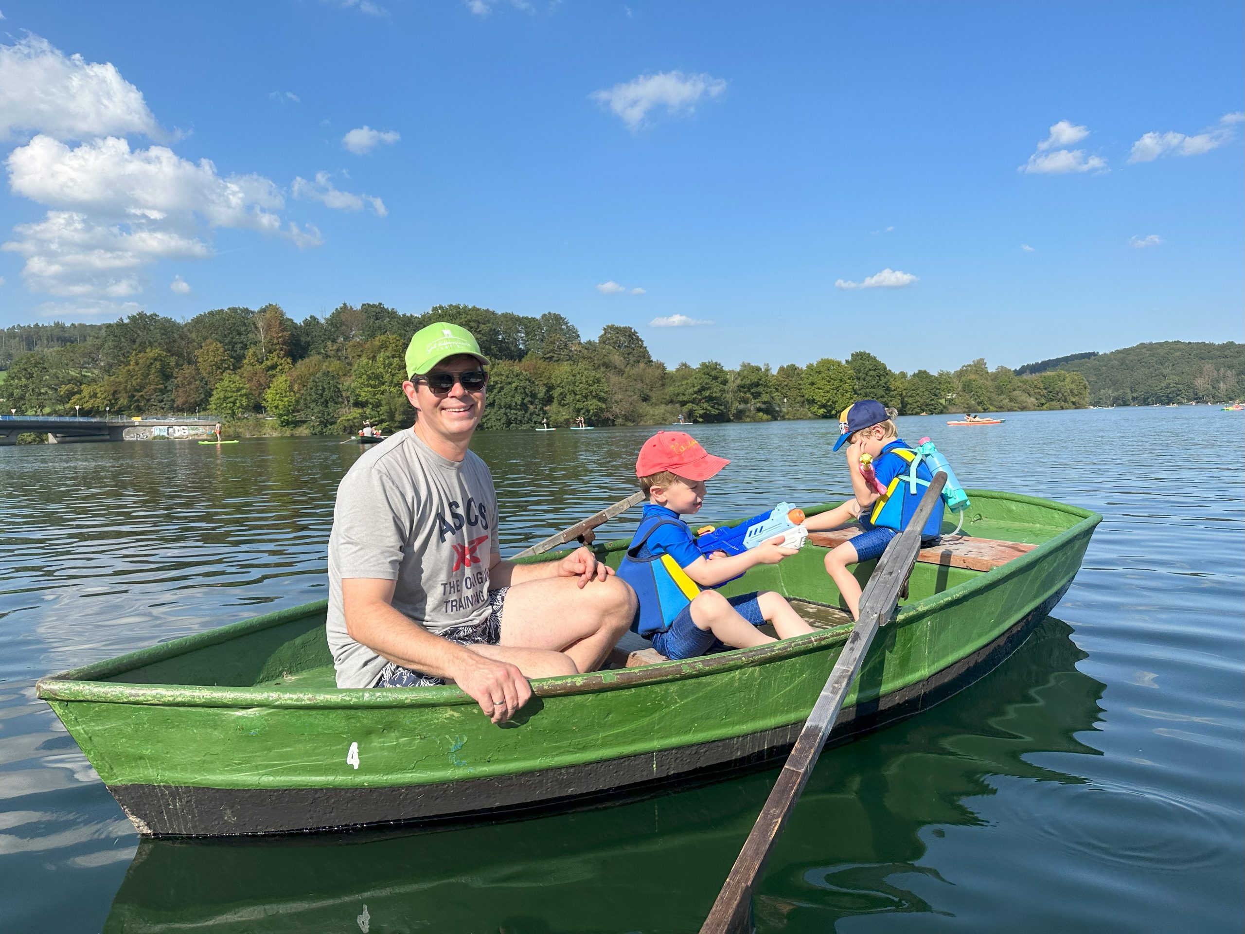 Ruderboot auf Listersee mit Vatern und Kinder
